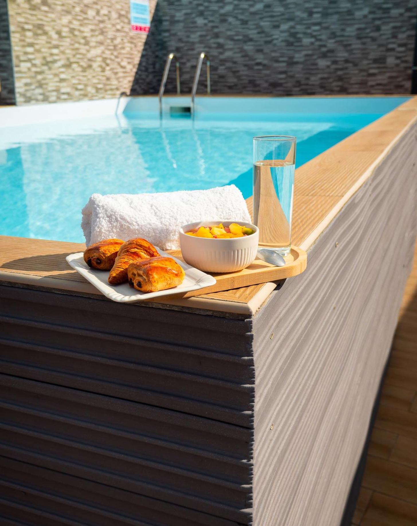 Studio Jacuzzis Et Piscine Au Centre Ville De Port-Louis Exterior photo